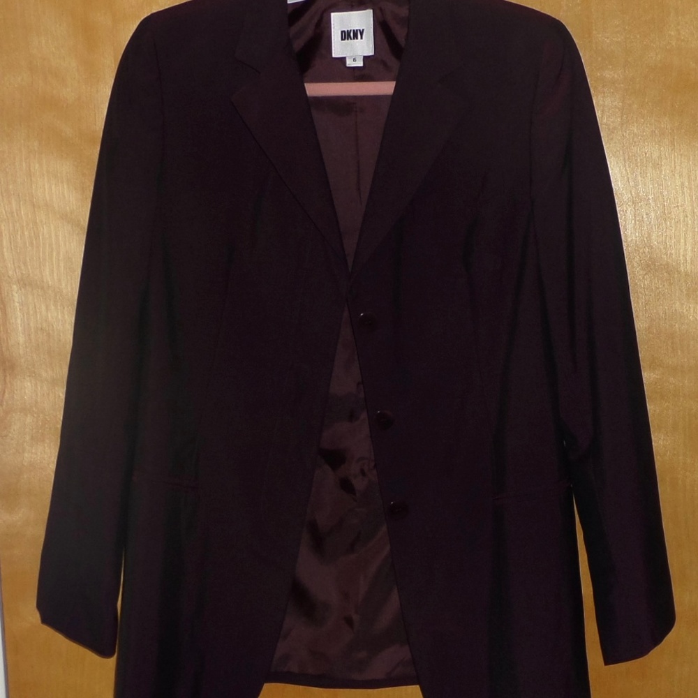 DKNY Donna Karan KDark Brownish Plum Suit Sz 6